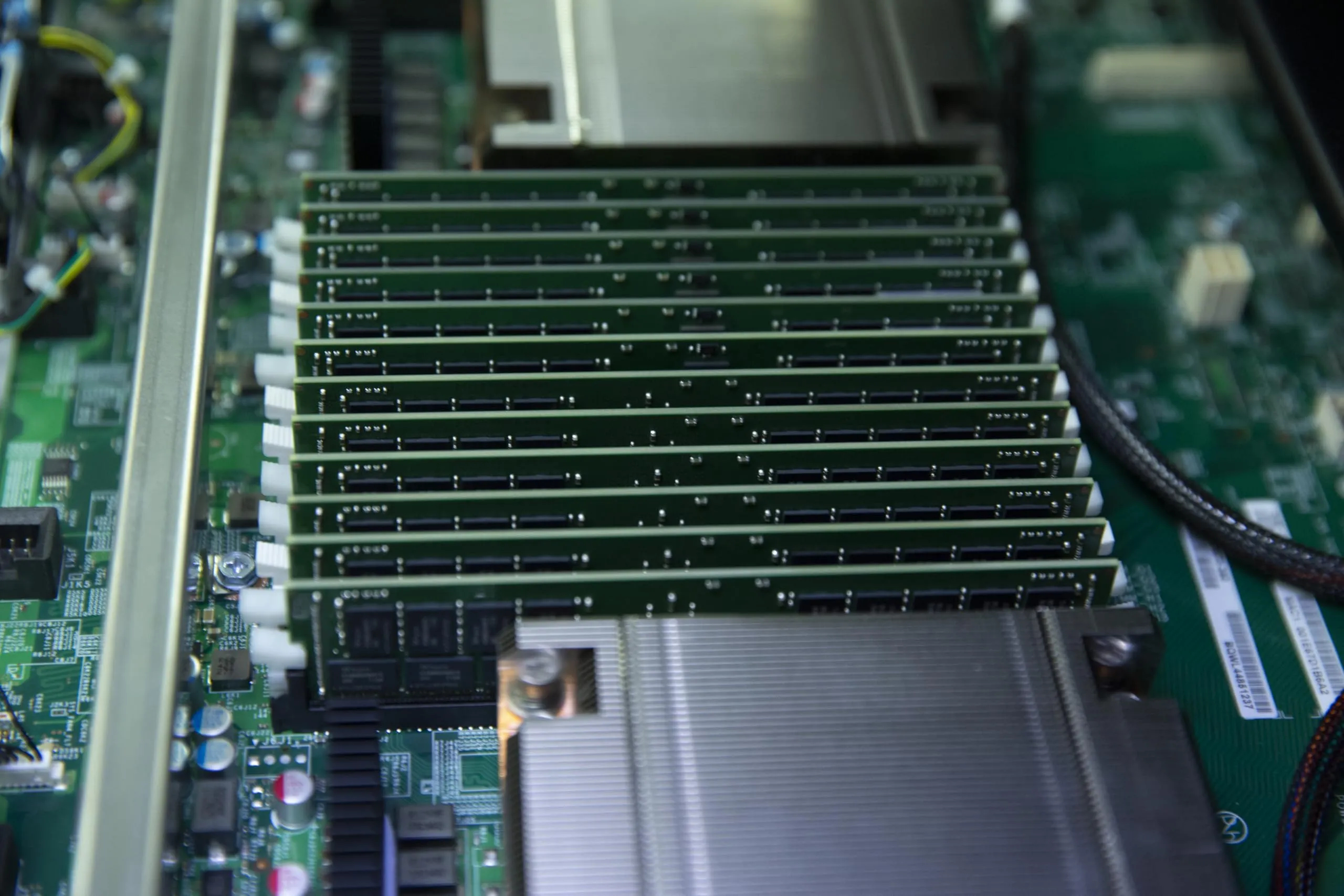 Kingston DDR5 6400MT/s ECC Registered DIMM Nedir?